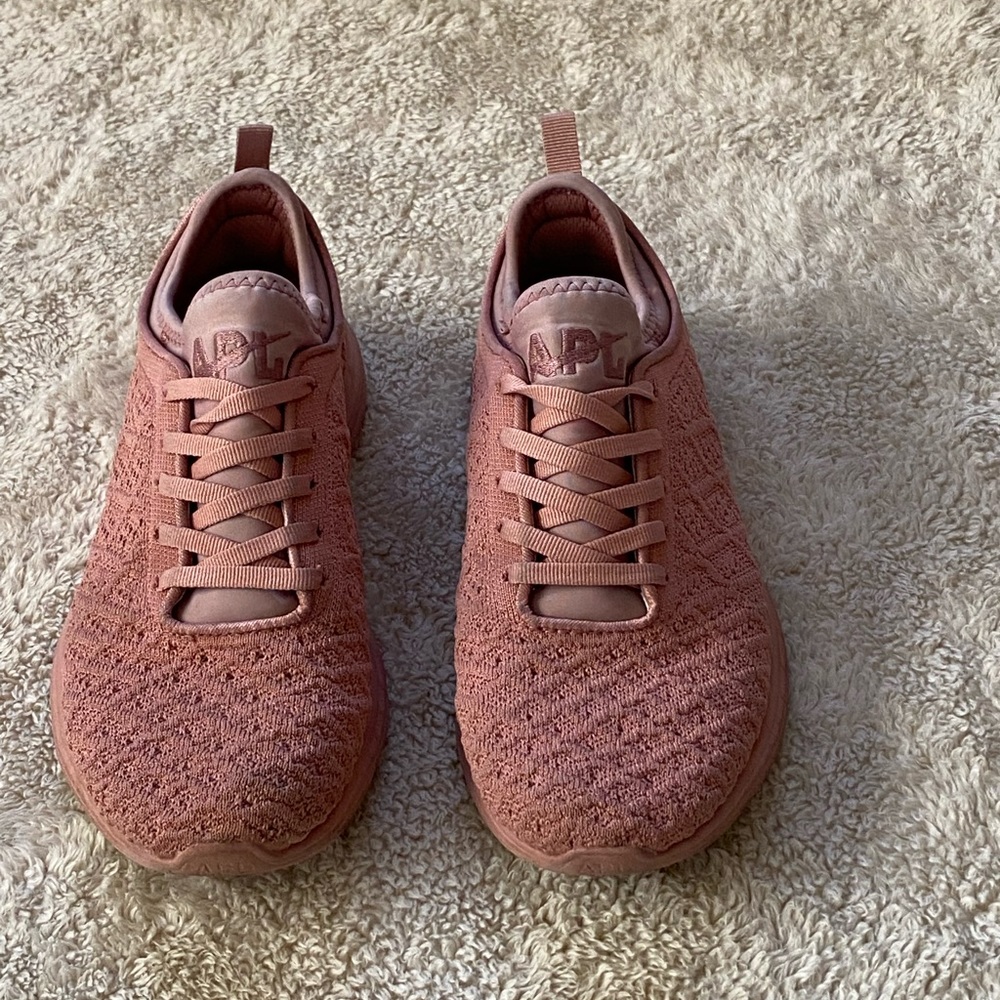 APL shoes